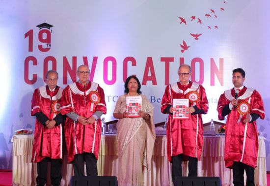 In the presence of all luminaries present, Mr. Subir Chakraborty and Mrs. Ranjana Dasgupta unveiled the GBS Annual Report 2022-23. This Report archives the various activities of the B-School of a particular academic year.