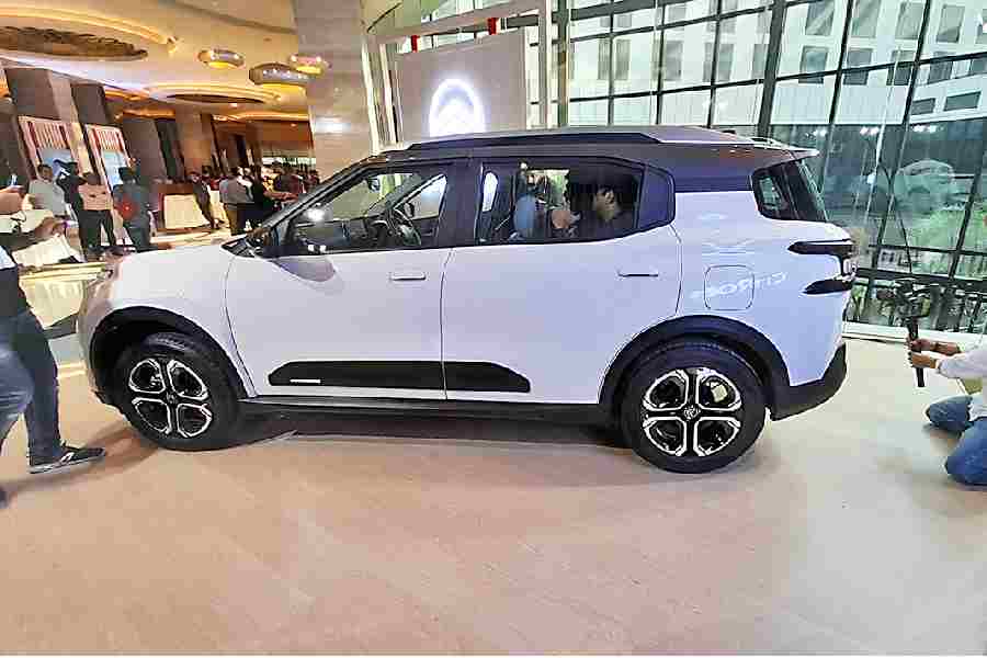 The longer design looks nice in profile and the wheels pushed to the corners allows for a longer wheelbase.