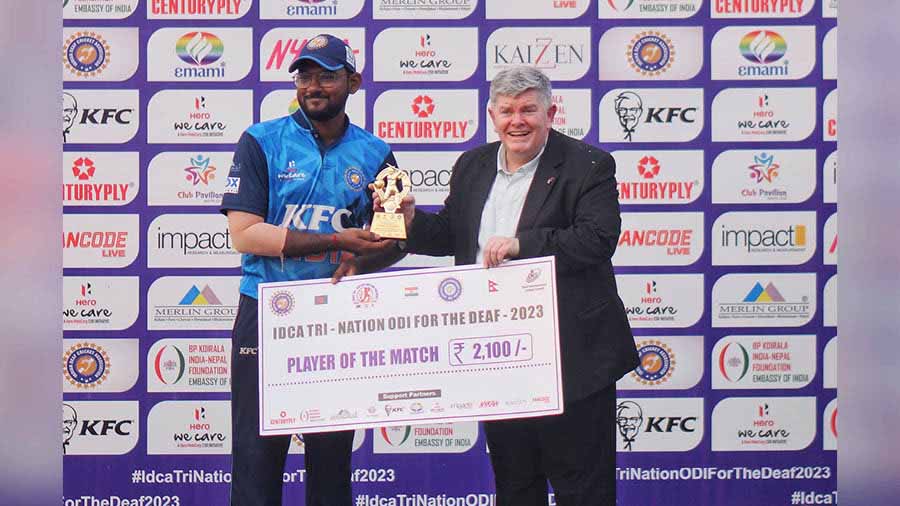 Indian captain Sai Akash received the Player of the Match award for the final from Acting British Deputy High Commissioner to Kolkata, Peter Cook. Akash scored a match-winning 111 off 67 balls. ‘This was my first time captaining India. Despite winning three back-to-back games, we were all under pressure since Bangladesh are tough opponents. However, all units came together today, and we did it!’ he said