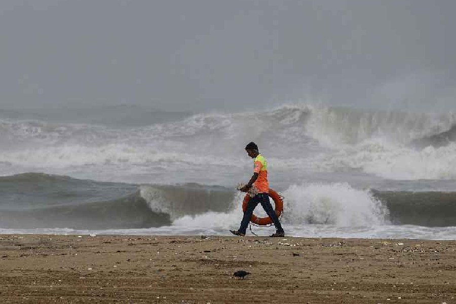 Cyclone | Low Pressure Area Formed In Bay Of Bengal, Likely To Move ...