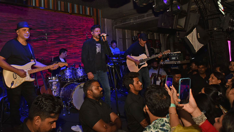 Actor-singer Farhan Akhtar performed at Hard Rock Cafe, Kolkata, on Saturday, as part of a tour for his new album ‘Echoes’