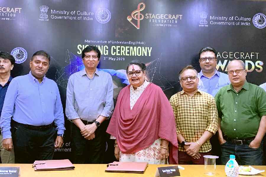 Director of Science City, Anurag Kumar signed a MoU with chairperson of Stagecraft Foundation, Usha Uthup for organising cultural programmes at the Science City auditorium over a period of three years