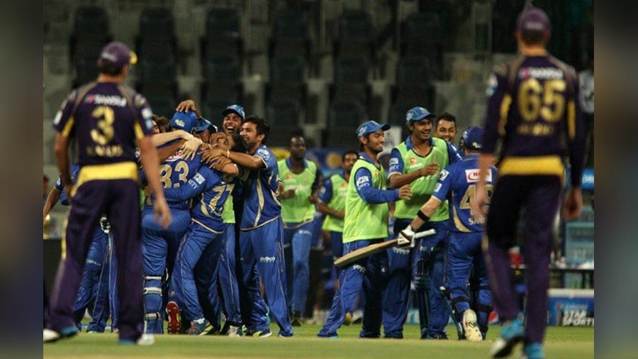 RR players erupt in ecstasy as the fine print of rules gives them the tightest of wins over KKR in 2014