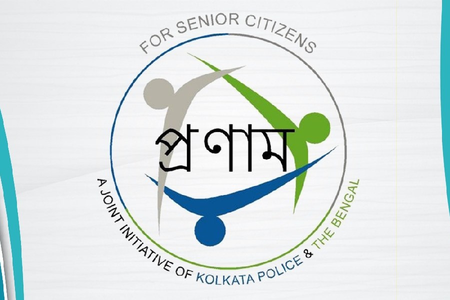 Kolkata police deploys combat force to enforce lockdown