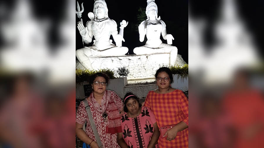 Sumita Dutta with her two daughters Swastika and Shreya