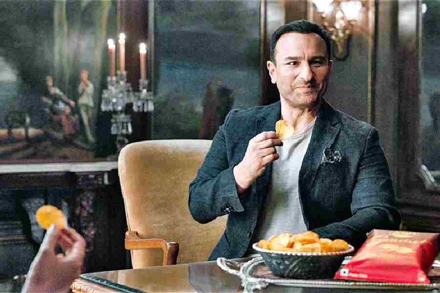 Saif Ali Khan in the Lay's Gourmet commercial