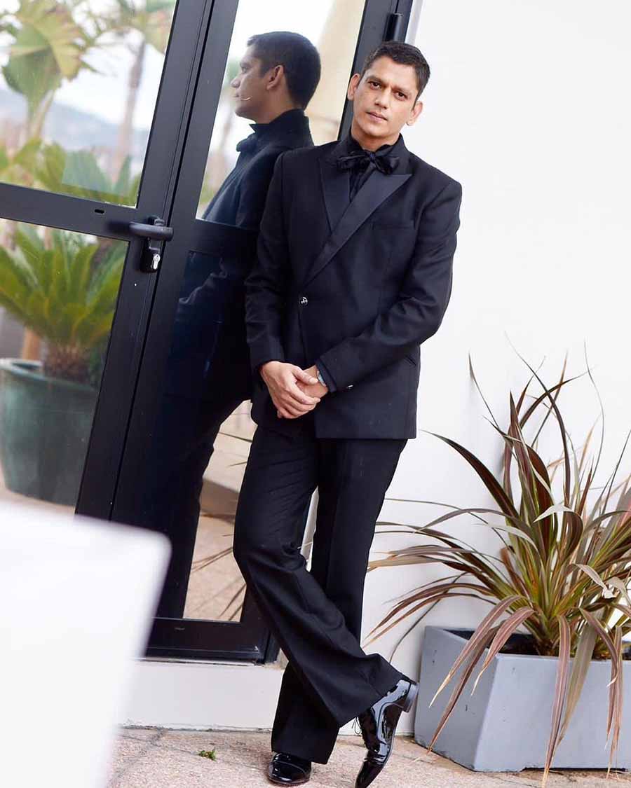 Vijay Varma looked dapper in an all-black Gaurav Gupta suit for his second visit to Cannes. 