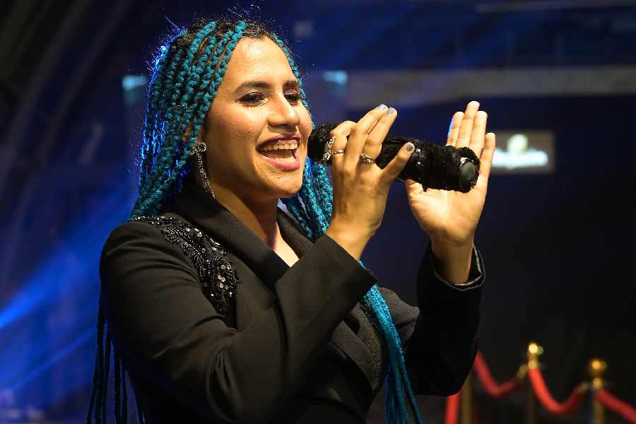 Nikhita Gandhi also delivered a smashing music performance during her walk.