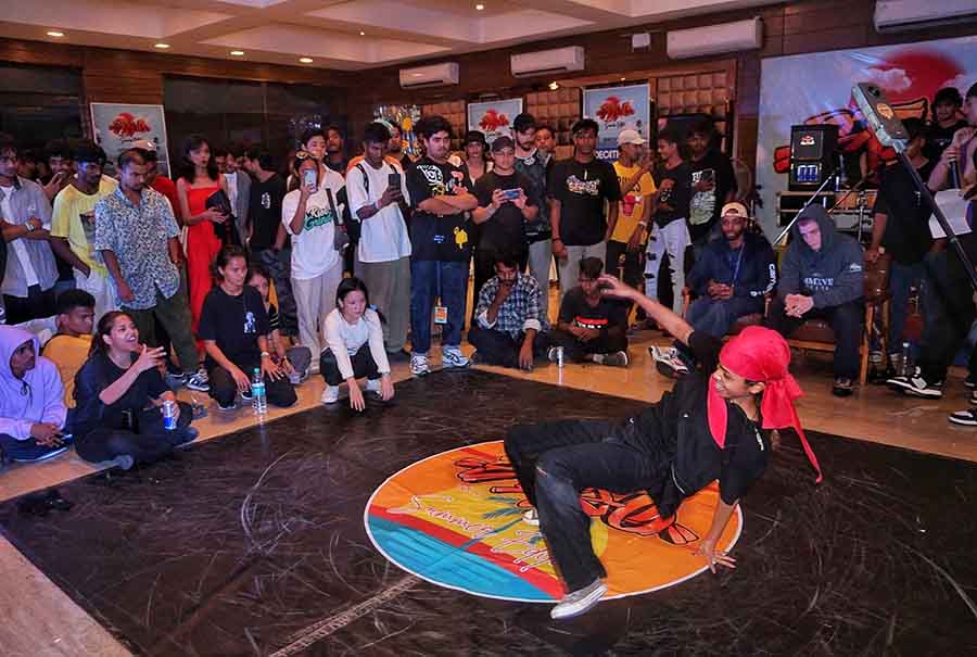 Bgirl Anjali from Kolkata was the winner of Bgirl Last Woman Standing. ‘I practice almost every day, so I try to compete against my own moves to better myself. I was very happy to win, especially because the judges from Belgium were dope and they liked my style. They also gave me feedback about how I can improve,’ she said