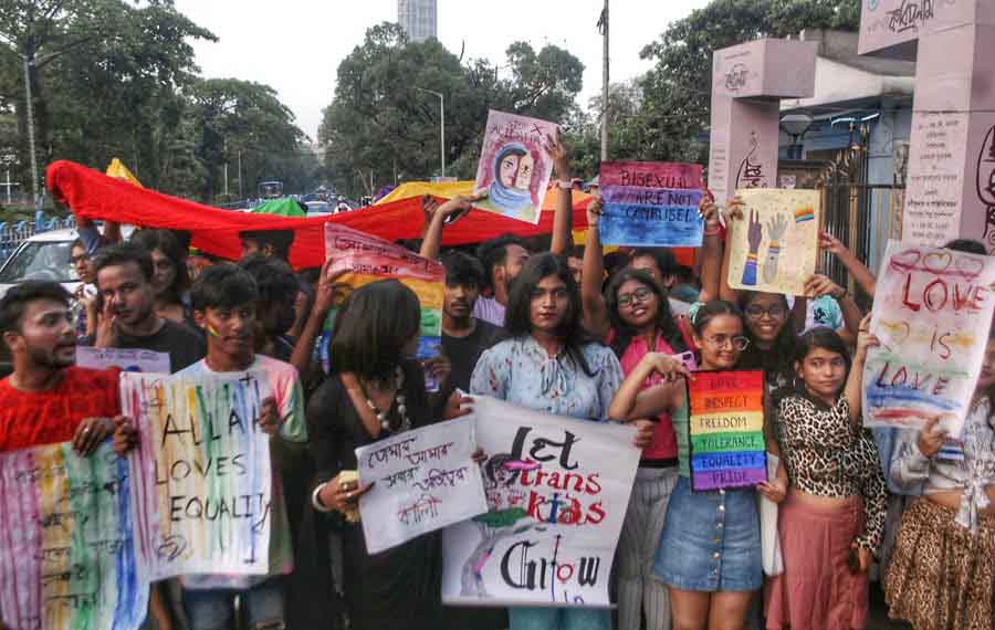 A rally held by Rotaract Club of Calcutta Renaissance, RID 3291, from Nandan to Rotary Sadan on Sunday celebrated love, respect, freedom, tolerance, equality and pride   
