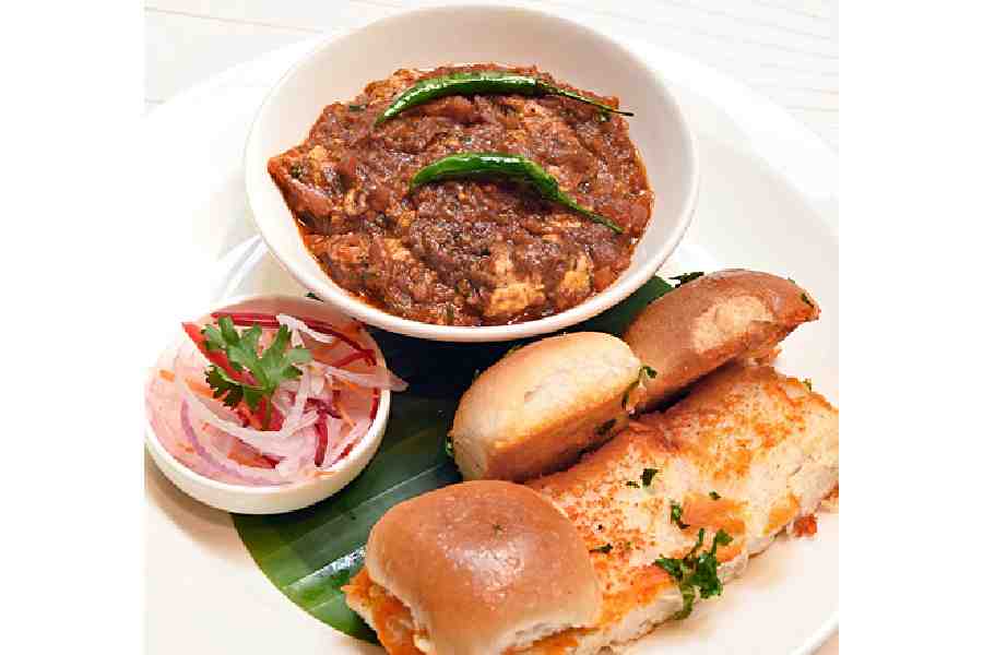 Bheja Masala: A fun take on five-star food, this is your typical Bombay-style masala pao, with fragrantly spiced goat brain that’s cooked till it just melts in your mouth. It’s a comforting plate especially when you’re looking to eat something that hits just the right spot home. 