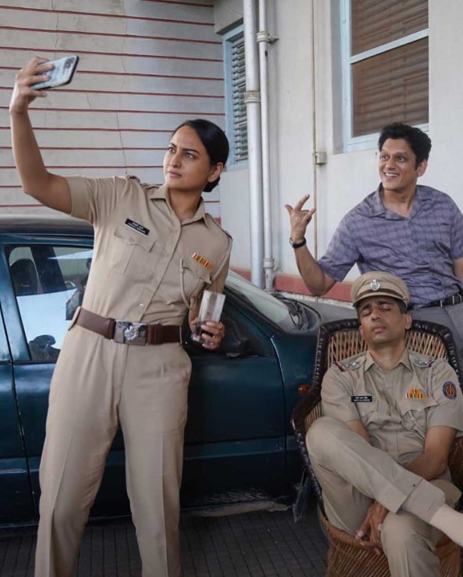Sonakshi joins the fun and clicks a selfie with Gulshan and Varma. “Babes checking me out sleeping on the job & Bhaati Saab collecting evidence,” Gulshan wrote, sharing this photo on social media. 
