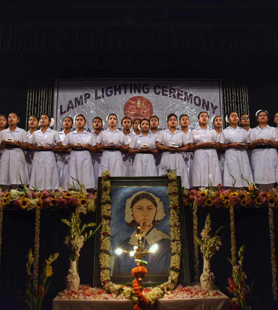 A lamp lighting ceremony was held as students of the Islamia Hospital School of Nursing took oath at Kalakunj, Kala Mandir on Monday. Kolkata’s mayor Firhad Hakim was present   