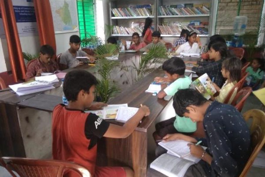 Children at the library in the port area