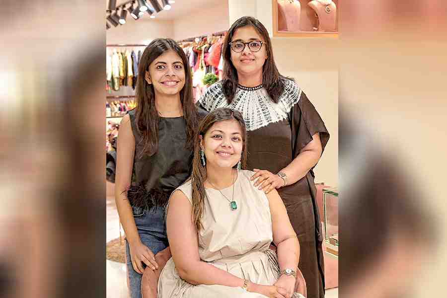 (L-R) Sisters Shreya Bagri, Saakshi Bajaj and Shailja Beriwal, owners of Runway Hit and Little Luxe, said, “After our first combined store in Salt Lake, we decided to open our new store at Shakespeare Sarani. Since our online days, we have had a great cluster of customers who have been purchasing from us for a long time. We cater to each and every need of our customers, starting from customisation to providing them with the best quality items. We provide luxury items at a very affordable rate. We have something for every age, from comfortable clothes for kids to graceful jewellery for women of all ages.”