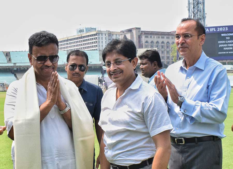 Kolkata mayor Firhad Hakim was felicitated by the president of the Cricket Association of Bengal, Shenhasis Ganguly, during the Mayor Cup at Eden Gardens on Tuesday afternoon   