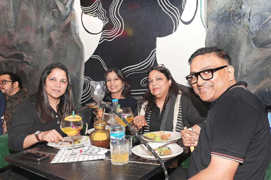 (L-R) Swati Rajgaria, Aruna Agarwal, Anita Poddar and Anant Agrawal, enjoyed the show with scrumptious food. “Usha Uthup is a legendary singer and we all are hearing her since our childhood. It was a great moment of joy to see her perform in her mid-seventies,” said Aruna.