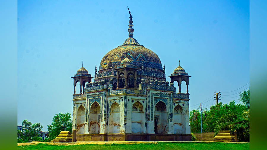 Tomb of Lal Khan and Rajghat — Varanasi beyond the ghats