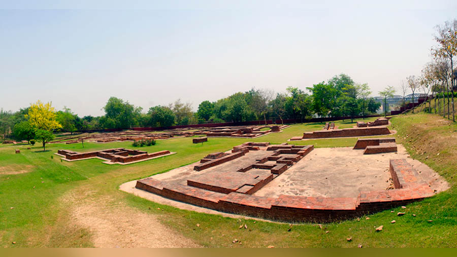The scattered archaeological findings of Rajghat, Varanasi 