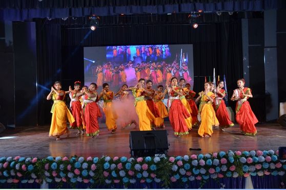 This prestigious event started off with the very traditional custom of lighting of the lamp and showering of petals before the portrait of our Founder and late Rector Sir Mr. C.R. Gasper.  This was followed by the inauguration programme that set the stage ablaze with its rhythmic fusion dance performance by students that conveyed a strong message of “Woman Power.” 