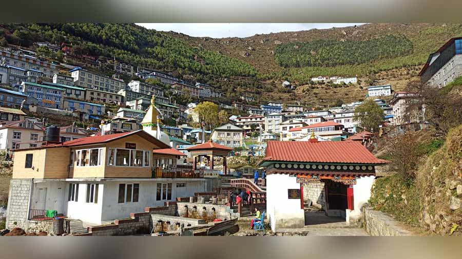The gateway to Namche Bazaar. From souvenirs to medicines, trekking equipment to pubs, there is something for everyone here, irrespective of whether you are ascending or descending