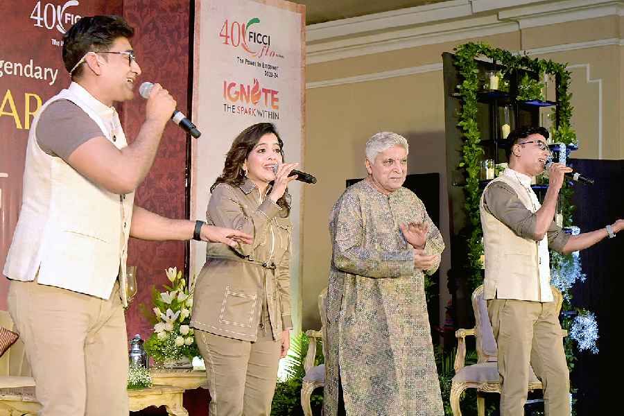 Musical band Dhwani and Javed Akhtar’s jugalbandi of music and memories at The Oberoi Grand’s ballroom