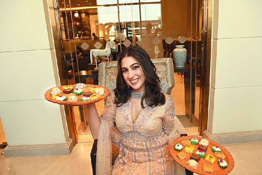 The spunky actor’s next stop was ITC Royal Bengal and she relished an authentic Bengali spread prepared by executive chef Vijay Malhotra. She loved chorchori and chholar dal from the spread.