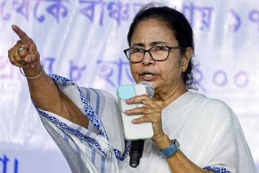 Mamata Banerjee Announces Enhanced Benefits for State Govt Employees