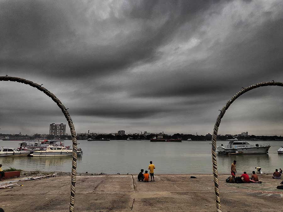 After Friday evening’s thunderstorm and smart shower, several places in Kolkata were cloudy on Saturday morning. It also rained at some areas  