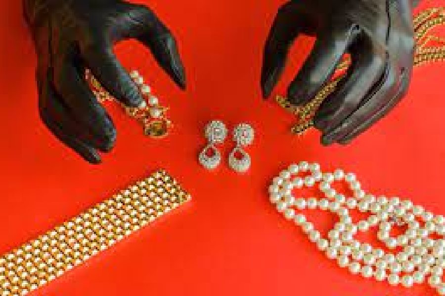 Robbery Malda Cops Identify Bihar Based Gang Of Criminals Allegedly Involved Jewellery Shop 