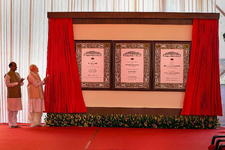 The triangular-shaped four-storey building has a built-up area of 64,500 square metres.  The building has three main gates -- Gyan Dwar, Shakti Dwar, and Karma Dwar.  It will have separate entrances for VIPs, MPs, and visitors.