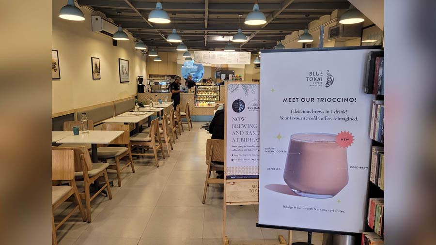 As its customer base grows organically, Bahrisons’ Park Street branch relies on its ground-floor Blue Tokai café for sustenance 