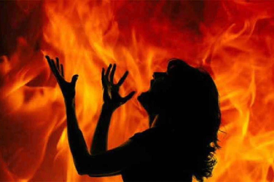 Pakistan | Honour killing: Woman burnt alive in Pakistan's Punjab ...