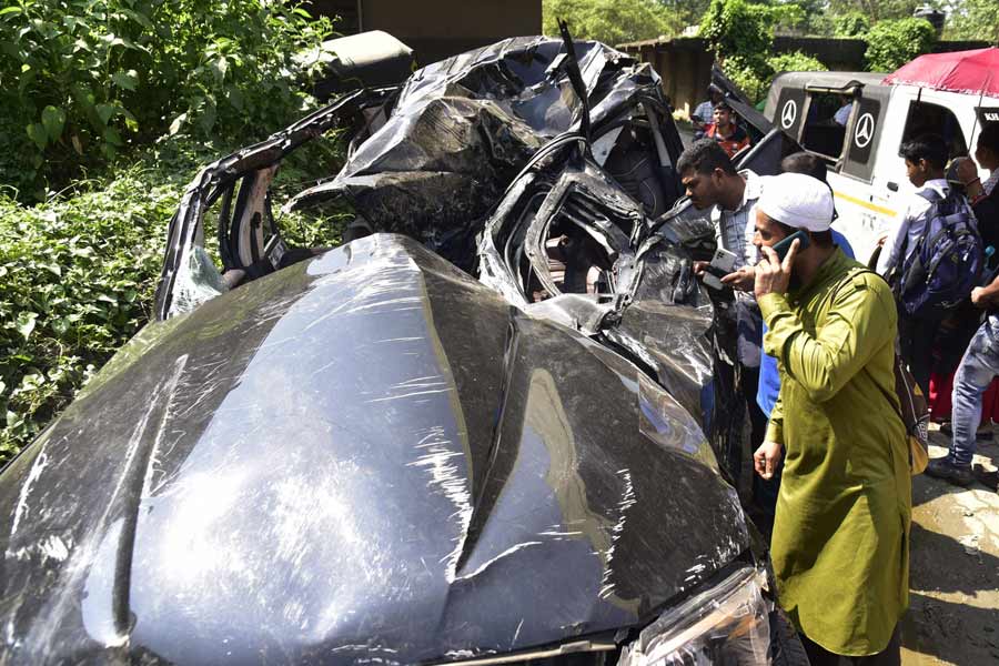 Guwahati | Seven students of Assam Engineering College killed in Guwahati  road accident, six others injured - Telegraph India
