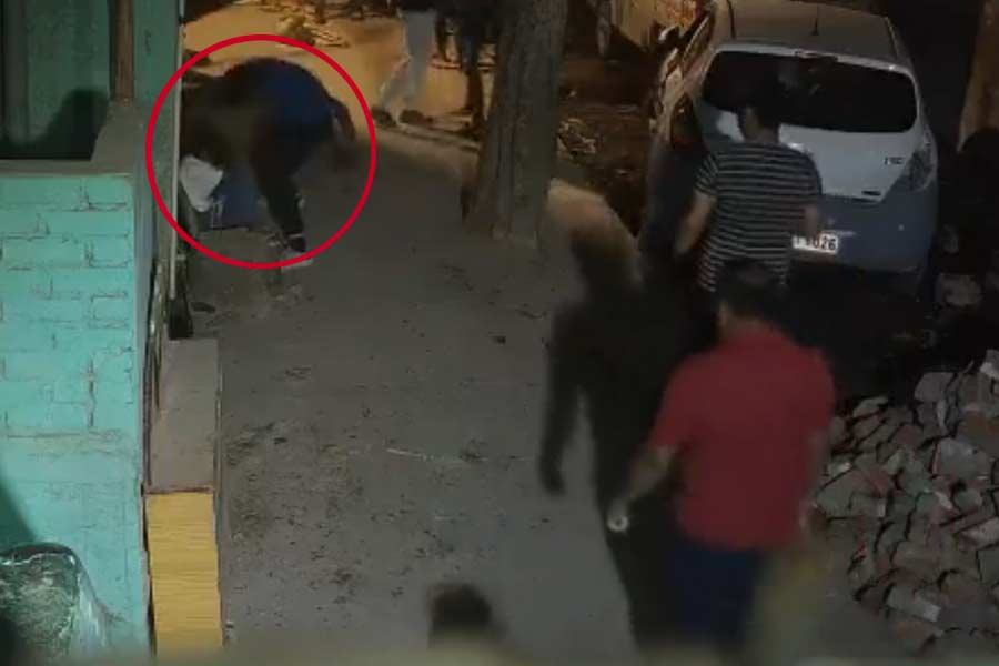 Murder | Delhi teen stabbed and bludgeoned to death by boyfriend, video ...