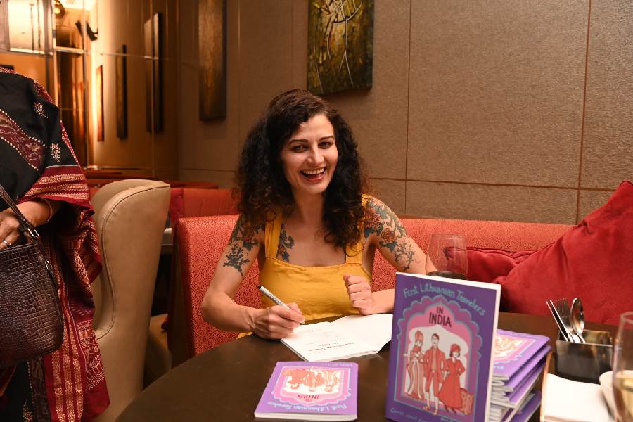 The busiest presence at the reception was of Migle Anusauskaite, the cartoonist who had illustrated the comics book First Lithuanian Travellers in India that was launched in both Delhi and Calcutta. The book was there for guests to pick up and on request, they could get an original illustration done by her. Once word got round, Migle had a queue waiting, a copy of the book in each hand. She obliged everyone. But once she got free, she rocked the dance floor.