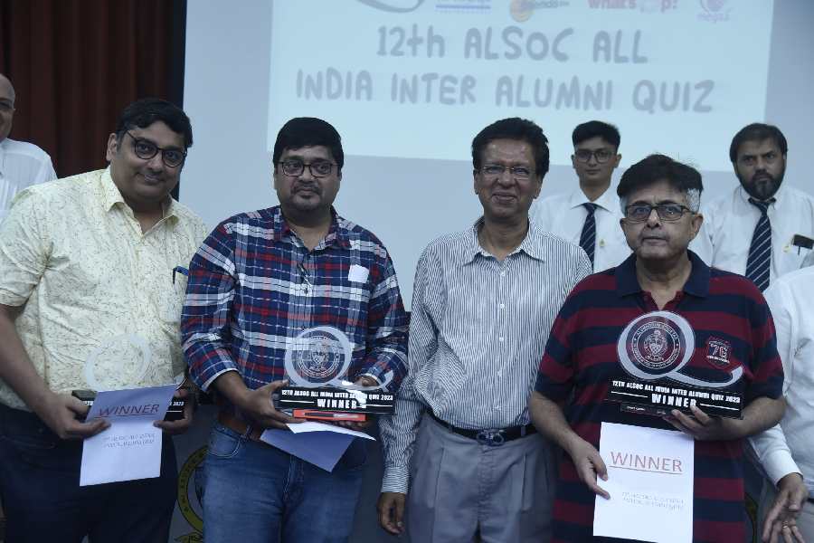 (L-R) Winners Dhruv Mookerji, Barry Antunis and Shouvik Guha with honorary secretary Sanjay Loiwal (second from right)