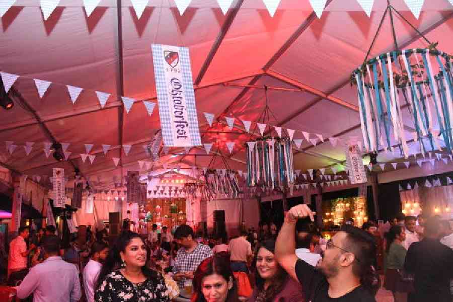 Decorated with Oktoberfest-themed festoons, streamers, flags and bright lights, the party zone looked bright and cheerful and added to the atmosphere of joy and celebration.