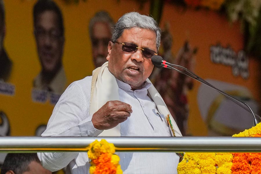 Siddaramaiah hits back at PM Modi over his 'looting' remarks