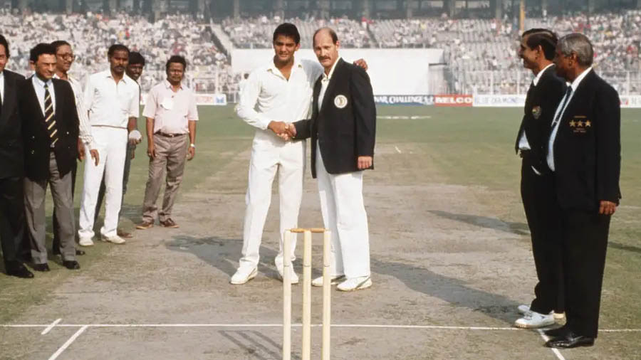 Mohammad Azharuddin and Clive Rice ahead of India’s match against South Africa at the Eden Gardens in November 1991