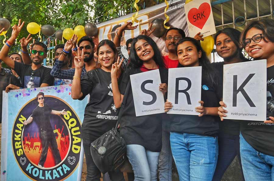 Even as the fan club members flashed the ‘V’ sign (could be considered as ‘Veer-Zaara’ a few years ago), social media was flooded with mushy messages for the King Khan. One such post by prangram on Instagram read: ‘Connection bhi na bade kamal ki cheez hai, bas ho gaya toh ho gaya. WiFi - Bluetooth se bhi zyada strong hai hamara connection.🙌🏻😍  Happiest Birthday to the person who is my world, my God, my happiness, my love, my everything. @iamsrk 🧿❤️ You taught me what love is. And for me, it will always be you. You are no more a preacher of love, you are love itself. I’m not your fan because you were the lead actor in the longest running film of Indian Cinema but because of the man behind the camera whose struggle, hardwork and dedication made him whatever he is today. You inspire me. Thanks for making your fans the family you never had. I will always be your Jabra Fan. This is the most cherished and purest relationship I have and will ever have. ✨’