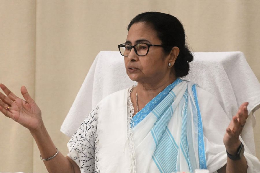 Mamata launches scathing attack on BJP over saffron practice gear used by Indian cricket team