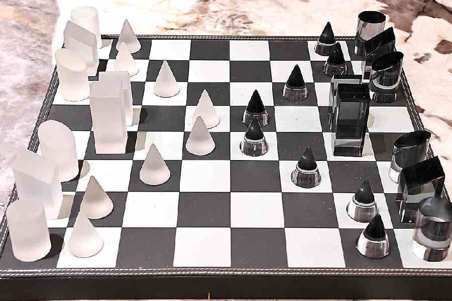 For chess enthusiasts, this crystal set is a must-have! Completely functional, lightweight and elegant, it is a thoughtful home décor addition or a gift for a friend who loves the game. Rs 30,000 approx
