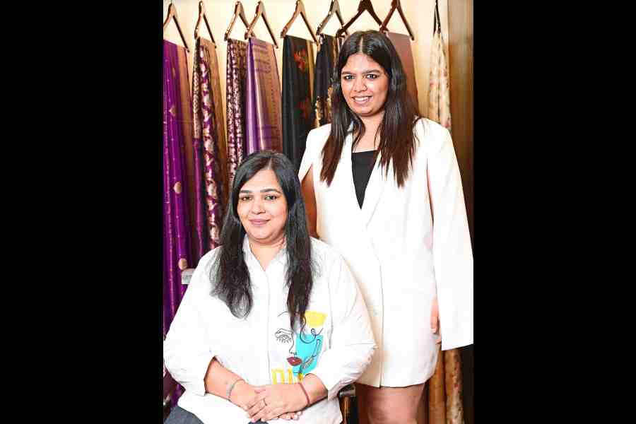 Pinki with daughter Vanisha