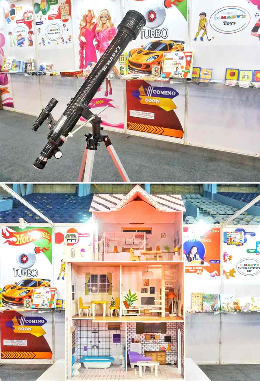 Educational, interactive and simulation toys were a big part of the exhibition. Dr Mady's Innovation Pvt Ltd, a company with its factory in Kharagpur showcased a range of toys like telescopes, cars, doll houses etc