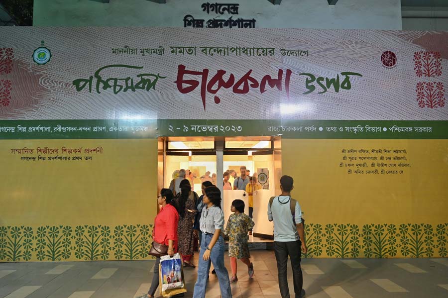 Charu Kala Parshad and the department of information and cultural affairs are holding an art exhibition and mela named ‘Charukala Utsav’ at the Rabindra Sadan-Nandan complex till November 9 between 2pm and 8pm. The festival not only has art exhibitions but an art mela too