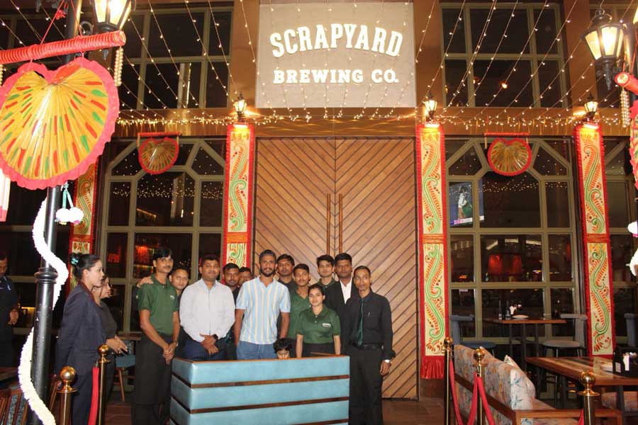 Team Scrapyard served the cricketer with great care. Hassan Ali also posed with the team for a quick photograph during his 1.5-hour dining experience at the restaurant 