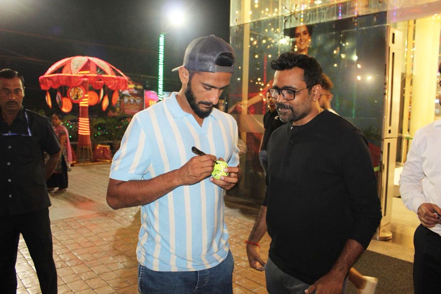 Man Mohan Bagree, vice-president, South City Group, said: “We suggested Scrapyard as the dining option because we wanted him to enjoy and experience the food without being disturbed. terrace was the best choice. He spent some good quality time and seemed happy. He clicked pictures with fans and obliged them with autographs”