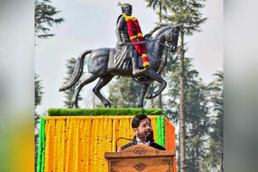 ‘Nationalist Symbol’ In Kashmir, Eknath Shinde Unveils Shivaji Statue ...