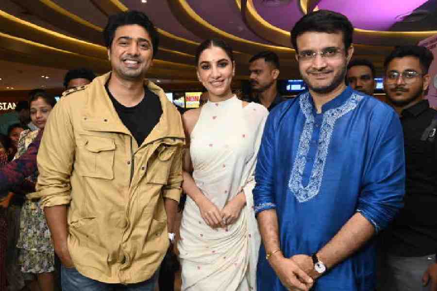 Dev, Rukmini Maitra and Sourav Ganguly at the premiere of Bagha Jatin at INOX, South City Mall